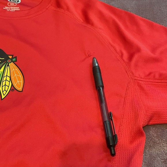 NHL Chicago BlackHawks T Shirt Adult Small Red 100% Polyester - Picture 4 of 7